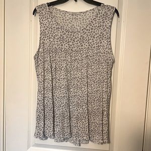 Pink Lily / Grey & White Leopard Sleeveless Top /Tiered / Size Large / Veveret